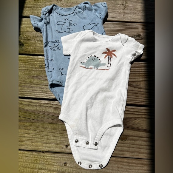 Infant Baby 9M Carter's Blue and White Dinosaur / Animal Bodysuits - Picture 1 of 6
